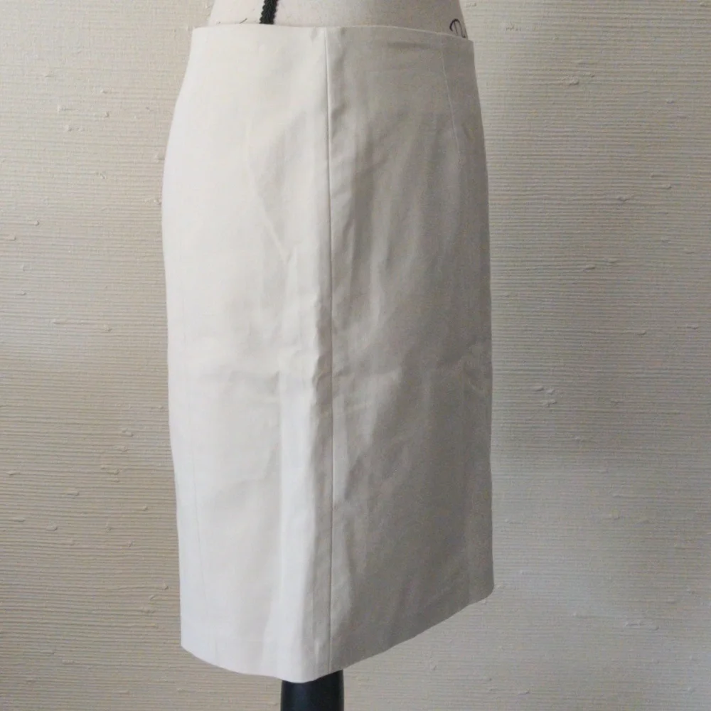 🆕 Beige Vince Camuto career business casual pencil Skirt w/ gold hardware_2